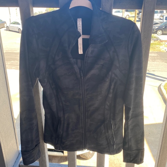 Lululemon Black Camo Swiftly Tech Jacket - Picture 1 of 3